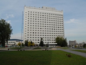 Корпус общежития университета находится в университетском городке