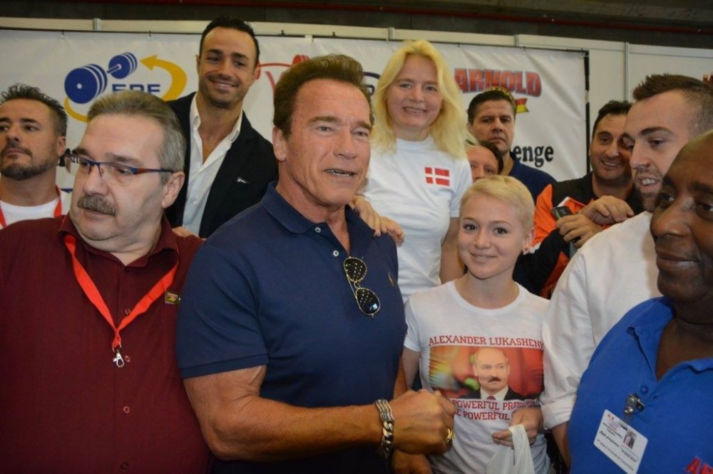 54b894e15acdbbfd68ab52545612585a